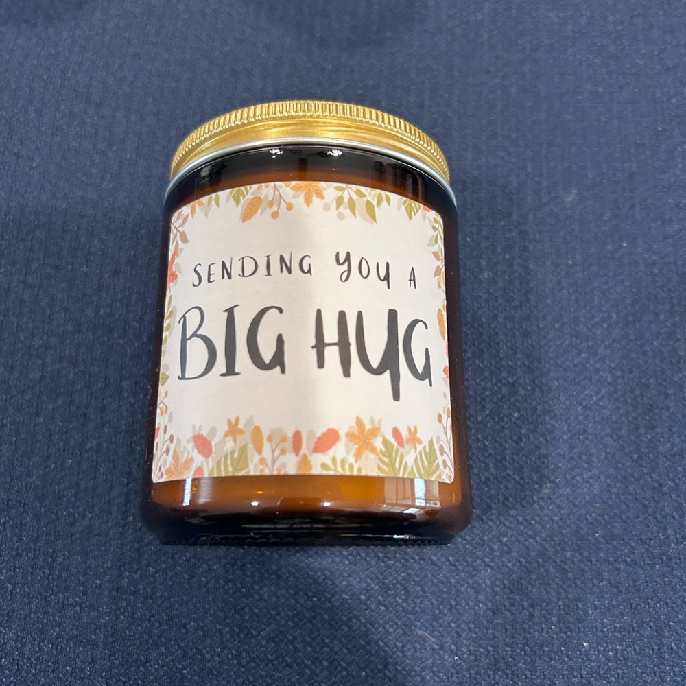 Big Hug Scented Candle with Gold Lid